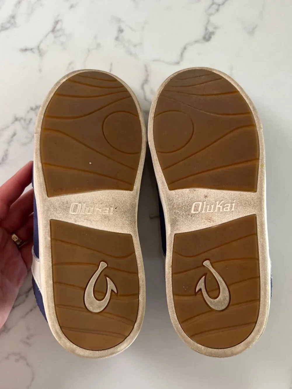 OluKai Ha'upu Court Sneaker - Navy / Off-White - Size 6.5